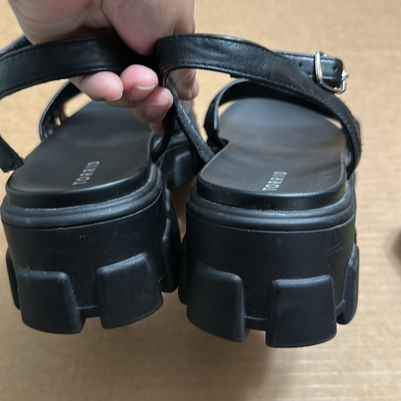 Torrid Multi Band Heeled Chunky Platform Sandal Black Womens Size 8.5 WW NWOT - Picture 8 of 11